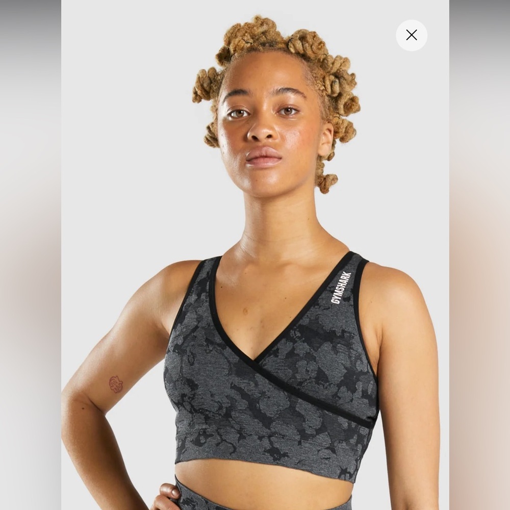 Gymshark adapt camo seamless sports bra